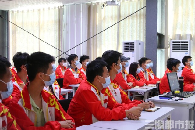 二十大·熱議丨青春逢盛會(huì)，奮斗正當(dāng)時(shí)！湖南高校師生熱議黨的二十大報(bào)告