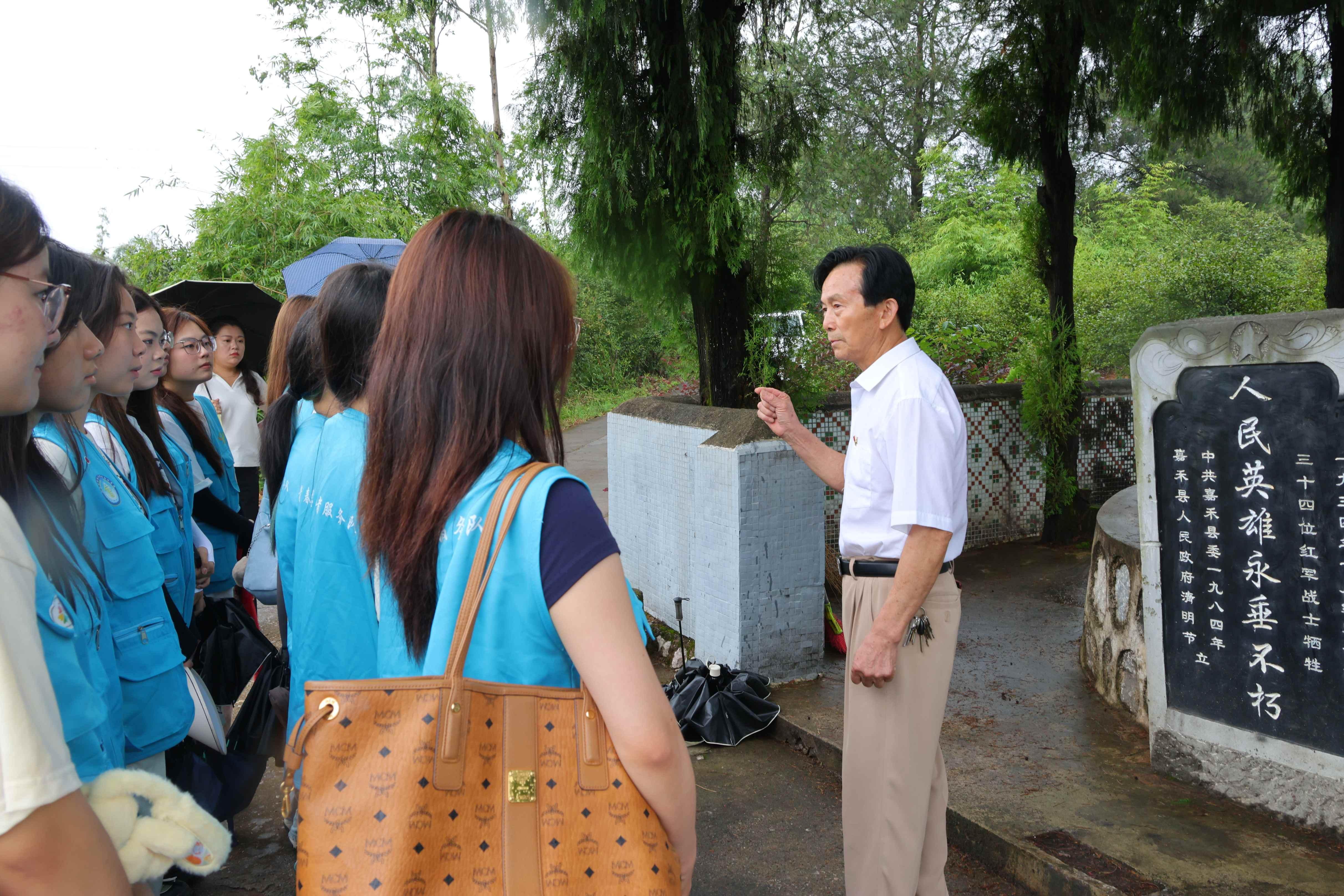 紅韻潤(rùn)童心 薪火永相傳